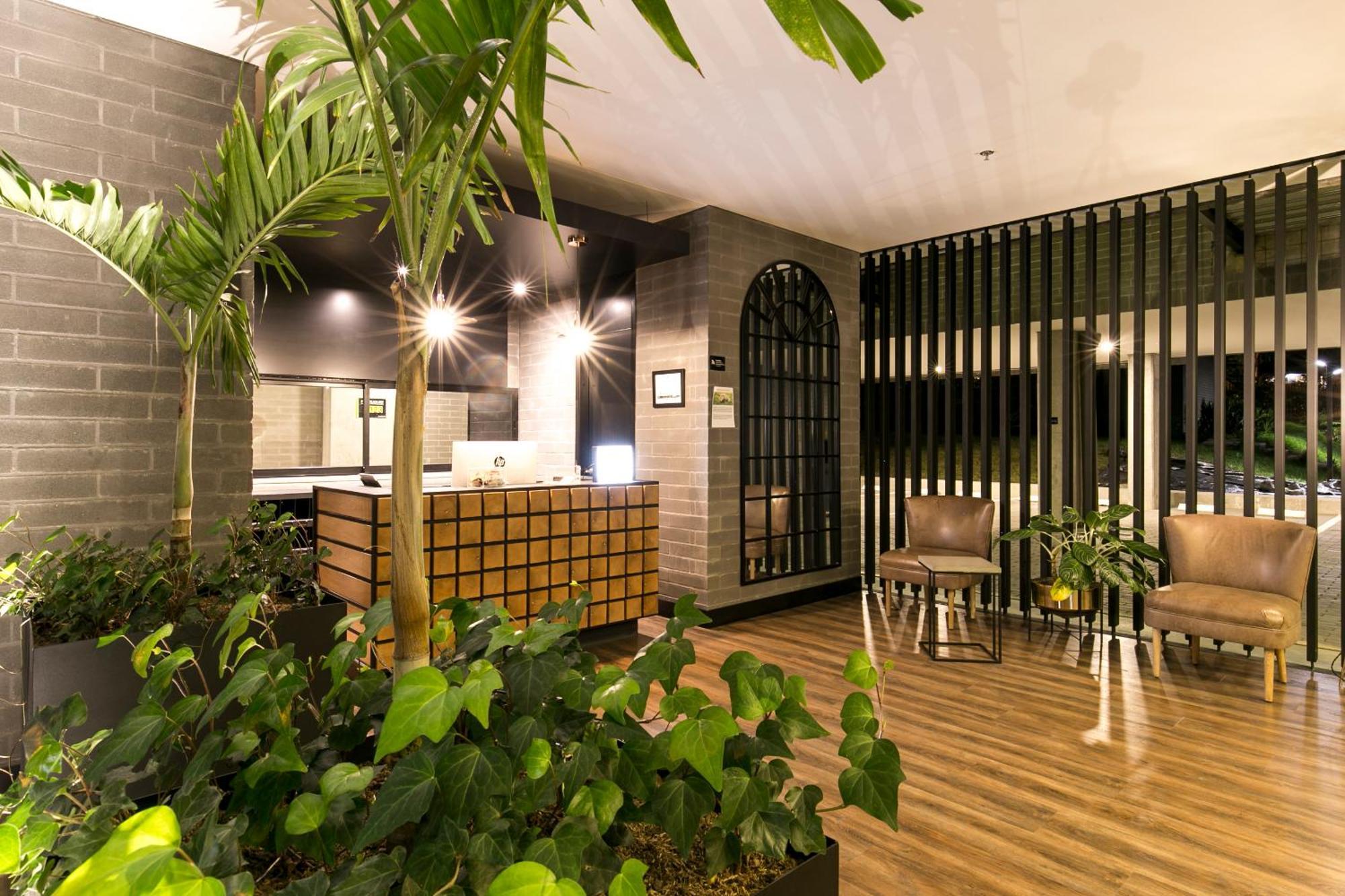 Loma Verde Aparthotel Меделин Екстериор снимка